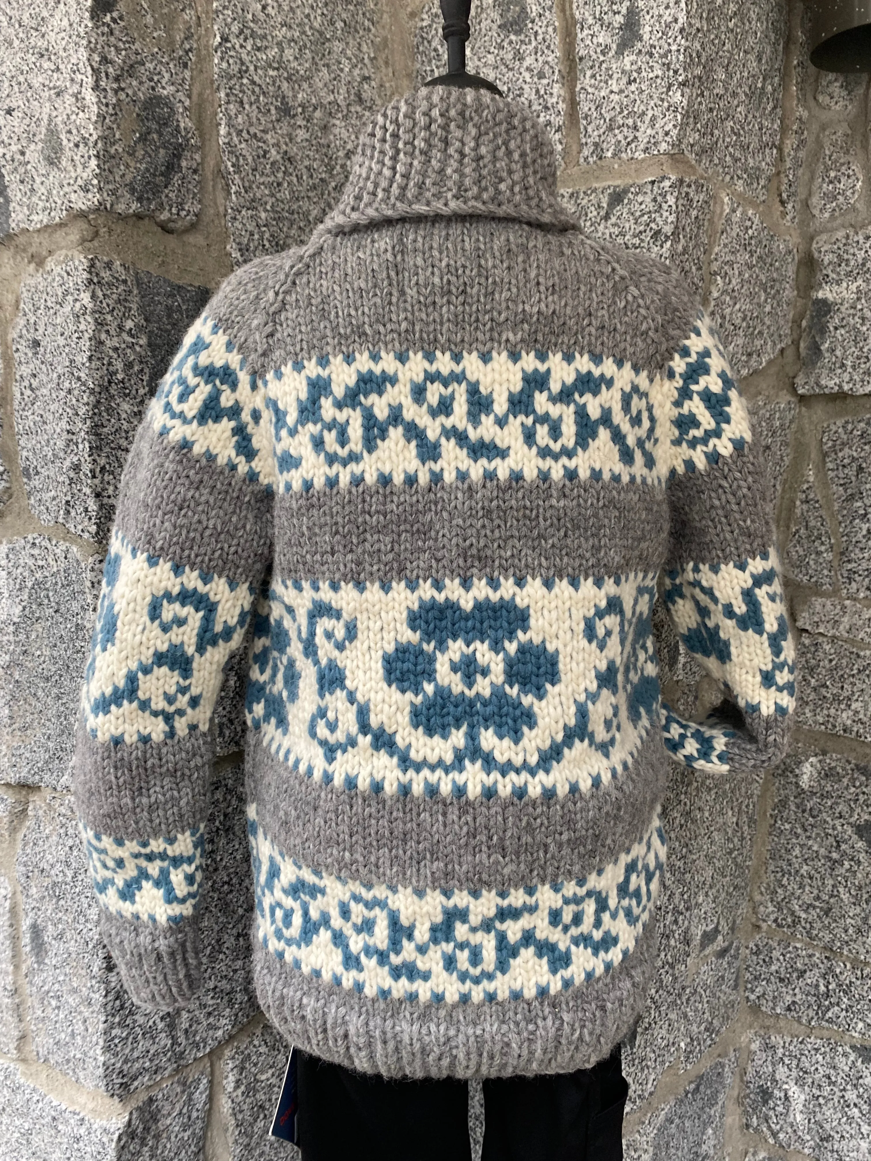 Canadian Sweater Design - Flower