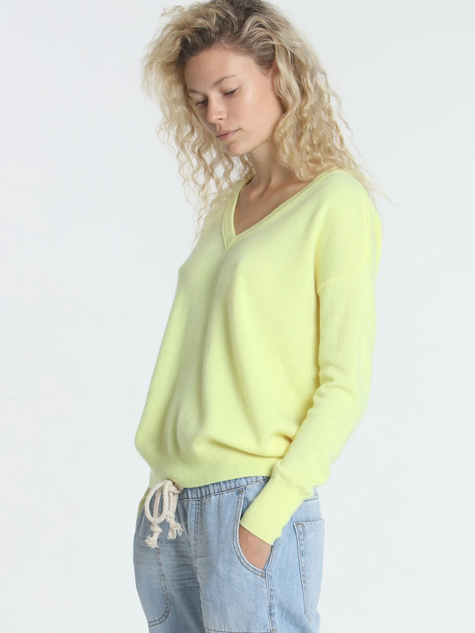 Core Cashmere BF Vee - Citrus