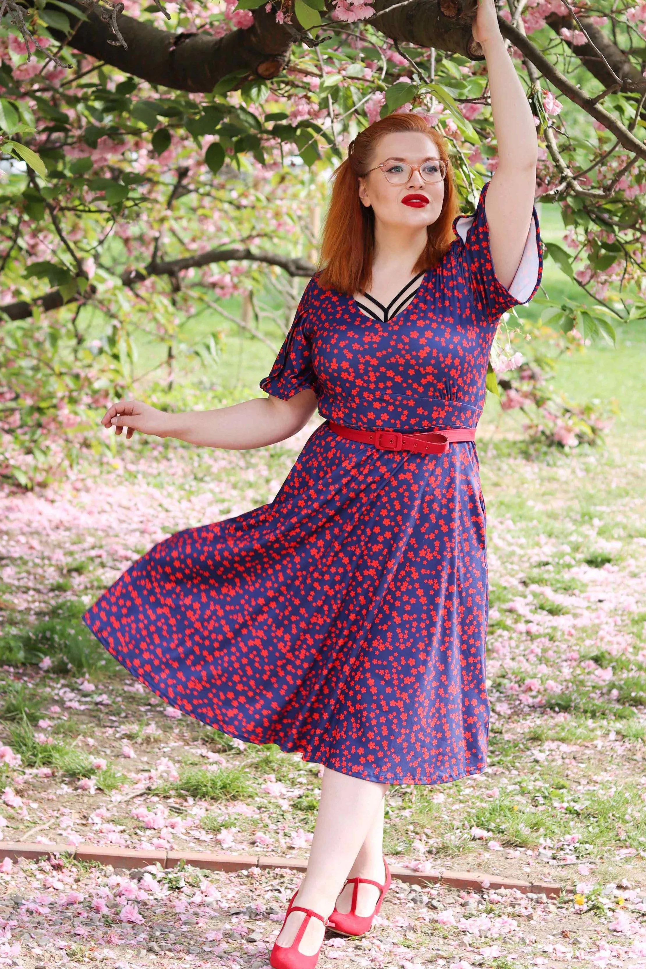 Janice Sleeved Tea Dress in Navy Blue Ditsy Floral Print